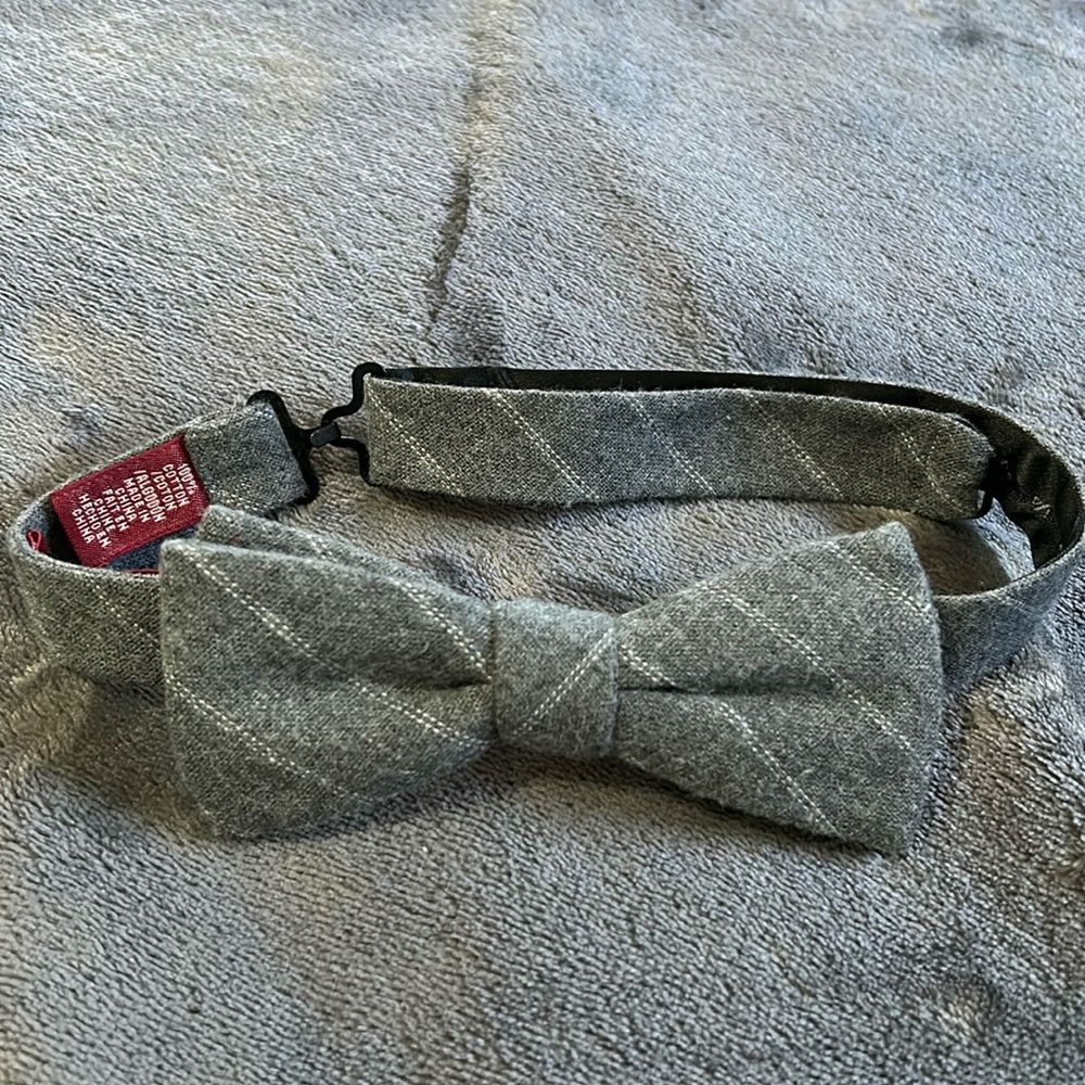 Bow tie